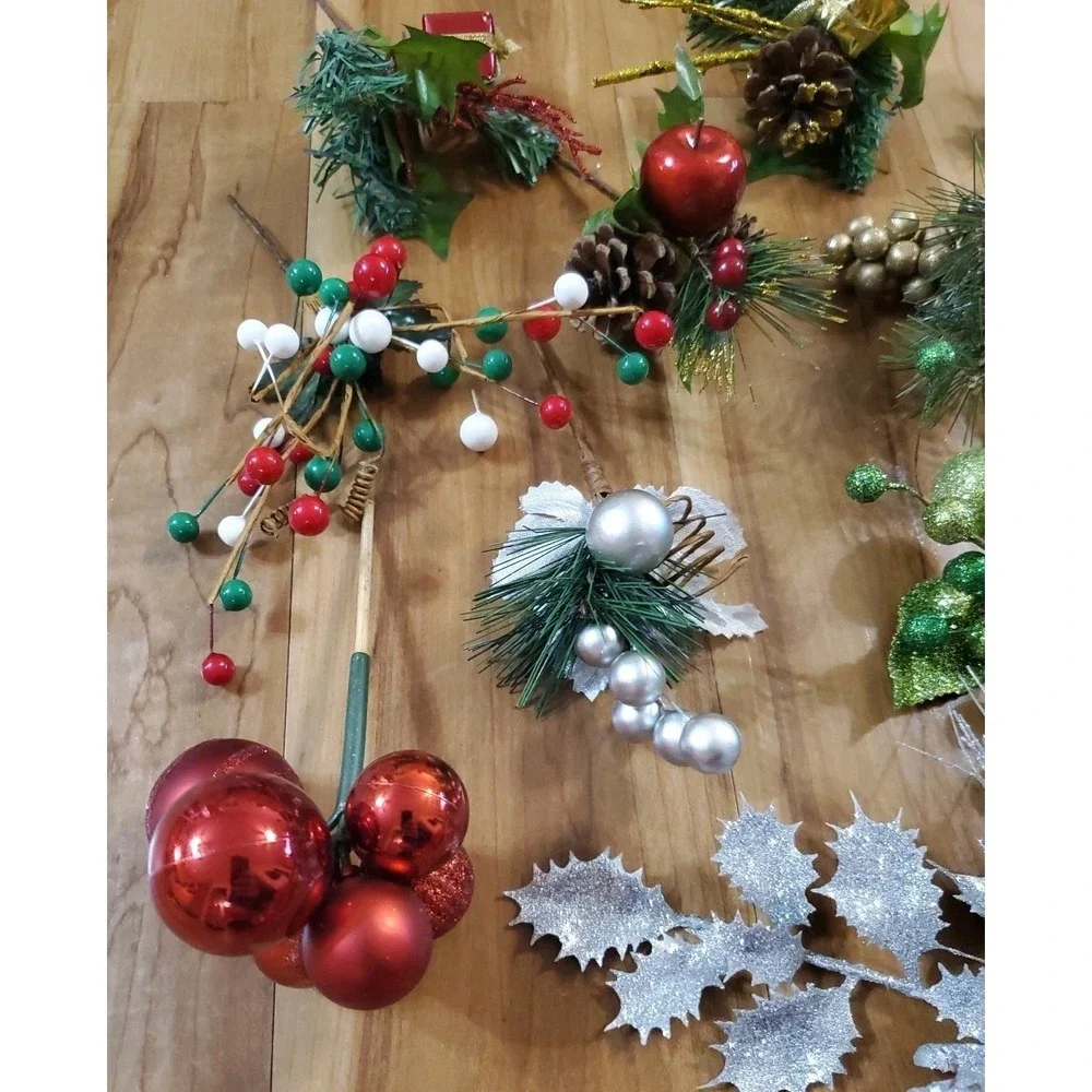 Lot Of Christmas Floral Picks Fruit Berries Pinecones Presents Lot Of 12‎